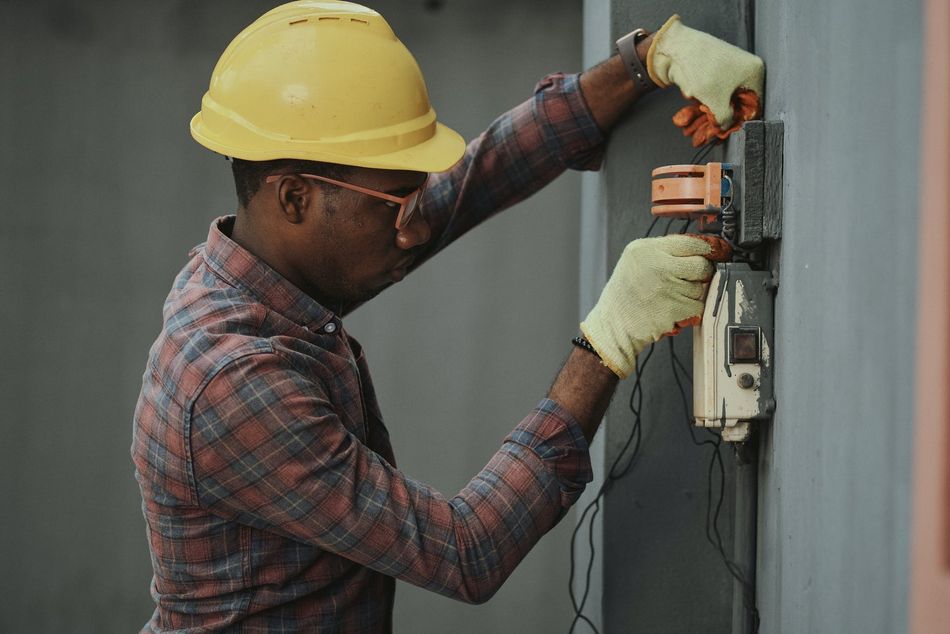 How to Choose the Right Electrician