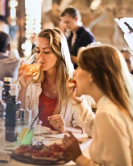 Useful Etiquette Tips To Follow When Dining In A Restaurant